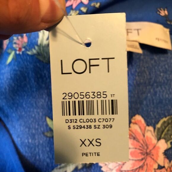 NWT! Loft floral long sleeve blouse.‎ - Picture 4 of 13